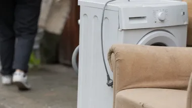 Stare meble, AGD i gruz odbiorą bez opłat. Zbiórka w Łapach