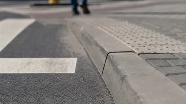 Koniec kurzu na ul. Wiejskiej w Oliszkach. Powstał chodnik i nowe sieci