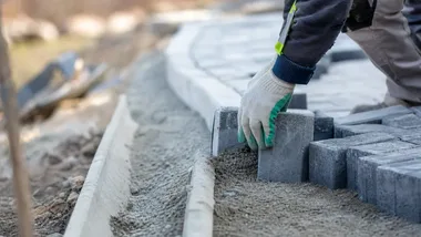 Remont nawierzchni na Lipowej. Kierowcy muszą liczyć się ze zwężeniem