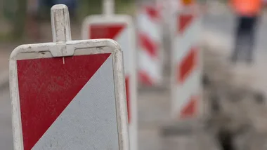 Baranowicka zwężona na kilka dni. Kierowców czekają utrudnienia