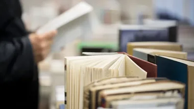 Trzy wydarzenia w bibliotece w Łapach. W programie także nocne spotkanie
