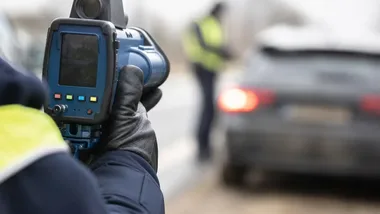 Przekroczył prędkość o 19 km/h. Kontrola ujawniła zakaz prowadzenia