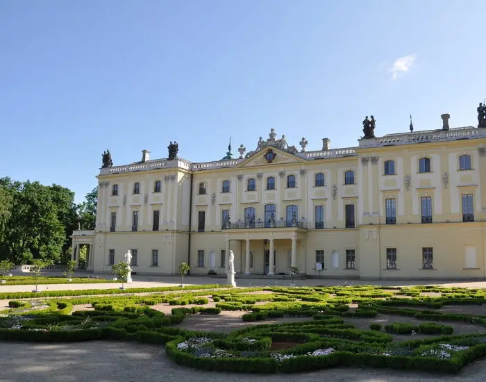 Szesnaścioro uczniów nagrodzonych w konkursie plastyczno-fotograficznym