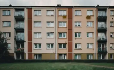 Dawna szkoła w Sokołach stała się miejscem wsparcia, a teraz dostaje kolejny milion