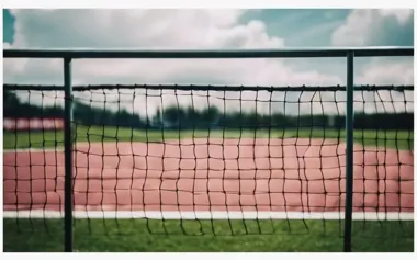 Cztery oświetlone korty do padla na Zawadach – Białystok zyskał nową propozycję sportową