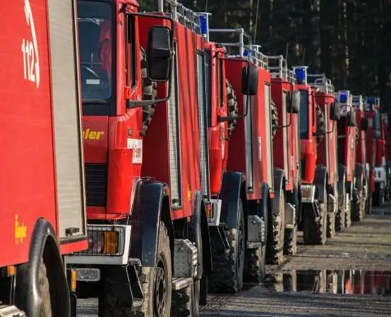 Strażacy ćwiczyli gaszenie pożaru w Instal Białystok S.A. - scenariusz z awarią hydrantów