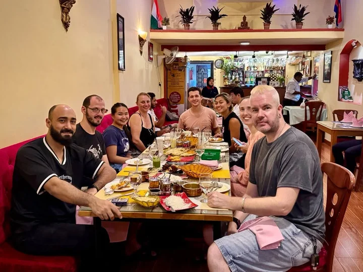 Grafika promocyjna wydarzenia Nomad Table Białystok — wieczór jedzenia i nowych znajomości, 9 stycznia 2026