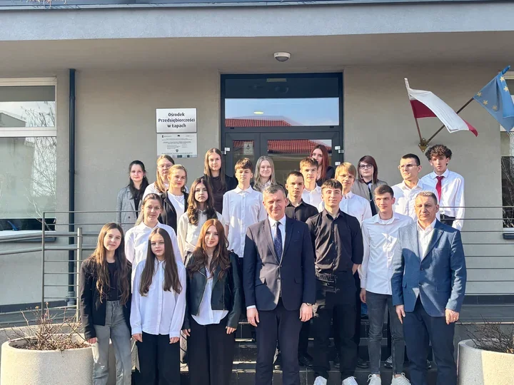 Młodzi radni zaczęli kadencję w Łapach i od razu wybrali swoje prezydium