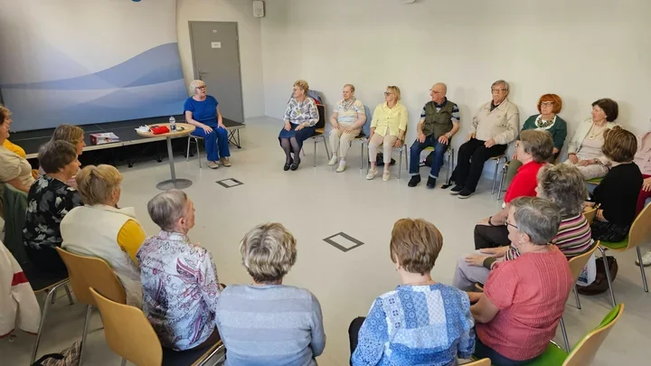 Seniorzy ćwiczyli na krzesłach. W Łapach padły ważne słowa o ruchu i wzroku