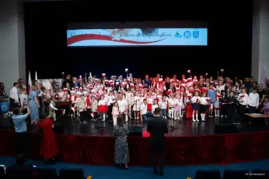 Przedszkolaki w Łapach poruszyły widownię – patriotyczny pokaz miał moc