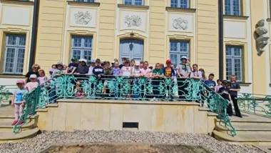 Łapscy uczniowie ruszyli śladem Branickich. Nagrodą była lekcja historii w terenie