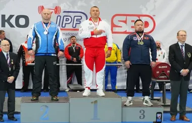 Złoto dla Łap. Radny Rafał Jaroszewski mistrzem świata w wyciskaniu sztangi