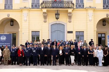 Burmistrz Choroszczy z Brązowym Medalem za Zasługi dla Policji
