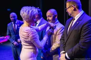 Medal dla burmistrza Choroszczy. Doceniono także gminną oświatę