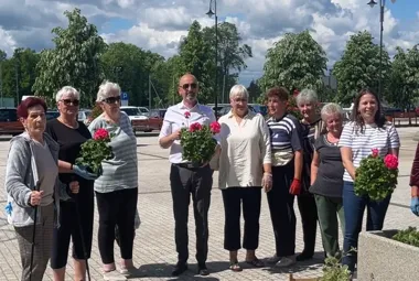 Nowe nasadzenia zmieniły centrum Choroszczy w kolorową wizytówkę lata