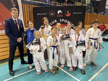 Karatecy z Choroszczy przywieźli z Radomia serię medali i miejsce w TOP10