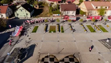 Strażacka kolumna i marsz z flagą nadały świętu w Choroszczy wyjątkowy rytm