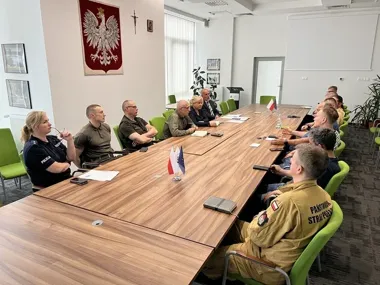 Pożarowe ryzyko w lasach pod Czarną Białostocką rośnie. Służby łączą siły