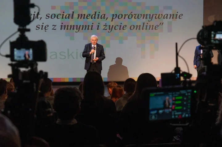 Młodzież w Białymstoku zmierzyła się z hejtem – rozmowy o odpowiedzialności w sieci