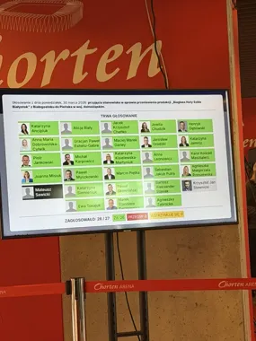 Radni uderzają w prezesa huty po przenosinach produkcji do Pieńska