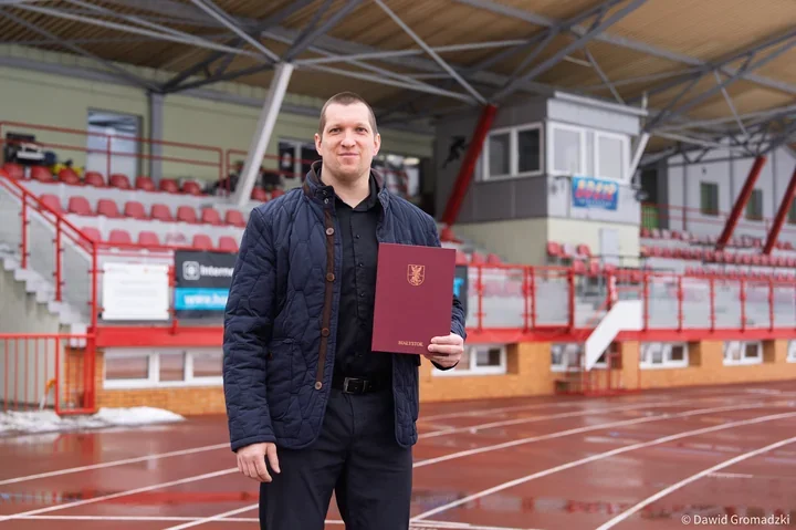 Stadion na Zwierzyńcu ma nowe imię – Wojciech Nowicki upamiętniony przez radnych