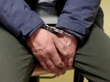 Wypił skradzione piwo i rzucał lodami - 46-latek zatrzymany przez policję