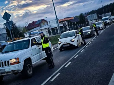 Trzy auta zatrzymane w Czarnej Białostockiej - jeden kierowca miał blisko dwa promile