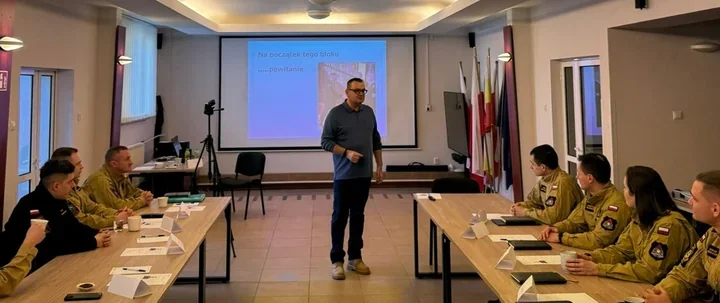 Mowa ciała zamiast słów - PSP w Białymstoku przeprowadziło nietypowe szkolenie