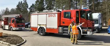 W Księżynie pożar odciął pracownika - strażacy musieli szukać wody