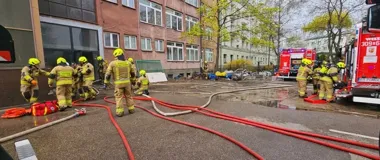 Pięciopiętrowy budynek na Krakowskiej zamienił się w poligon dla strażaków