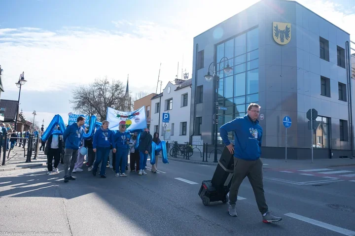 Wasilków przeszedł na niebiesko przed dniem poświęconym osobom w spektrum autyzmu