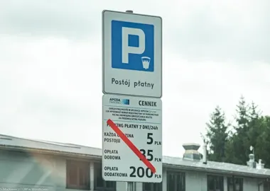 Nad zalewem rusza płatny parking. Gmina liczy na większą rotację aut