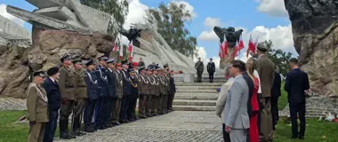 Syreny zabrzmiały w Białymstoku. Hołd obrońcom miasta na Wysokim Stoczku