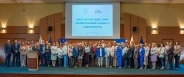 W Białymstoku nauczyciele odebrali krzyże i medale za lata pracy